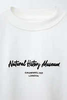 NATURAL HISTORY MUSEUM LONDON © EMBROIDERED TEXT T-SHIRT