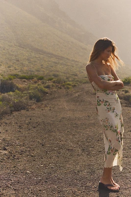 ROBE IMPRIMÉE FLEURS À VOLANTS