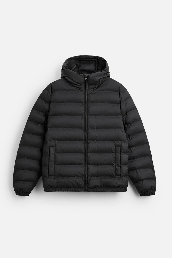 LIGHTWEIGHT HOODED PUFFER JACKET