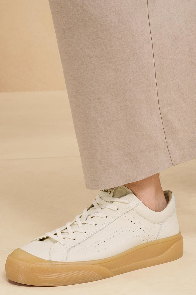 LTHR SNKRS 14