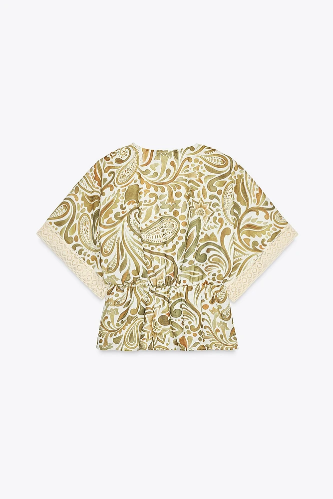 TOP IMPRIMÉ AVEC FINITIONS EN CROCHET
