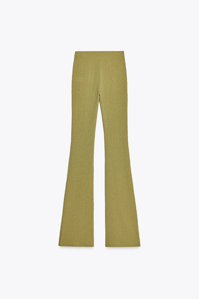 PANTALON FLARE À TEXTURE