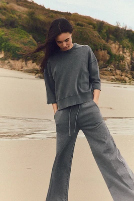 WASHED SWEATSHIRT