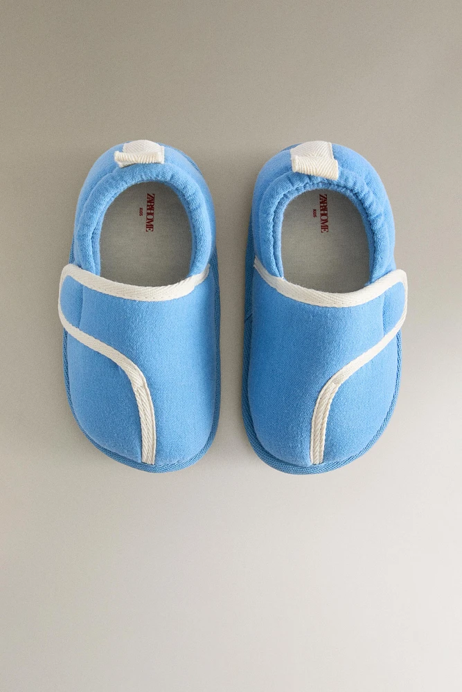 CHILDREN’S CLOSED COTTON SNEAKERS