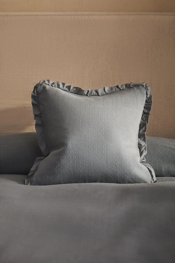 CHILDREN’S THROW PILLOW COVER WITH RUFFLES