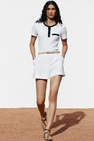 T-SHIRT WITH CONTRASTING PIPING