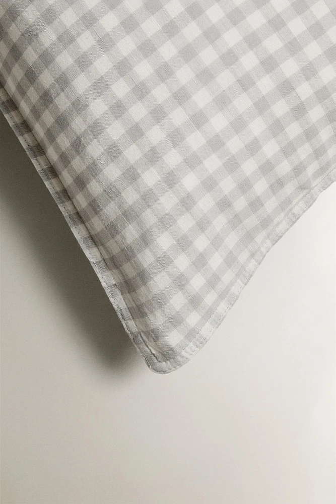 CHILDREN’S GINGHAM PILLOWCASE