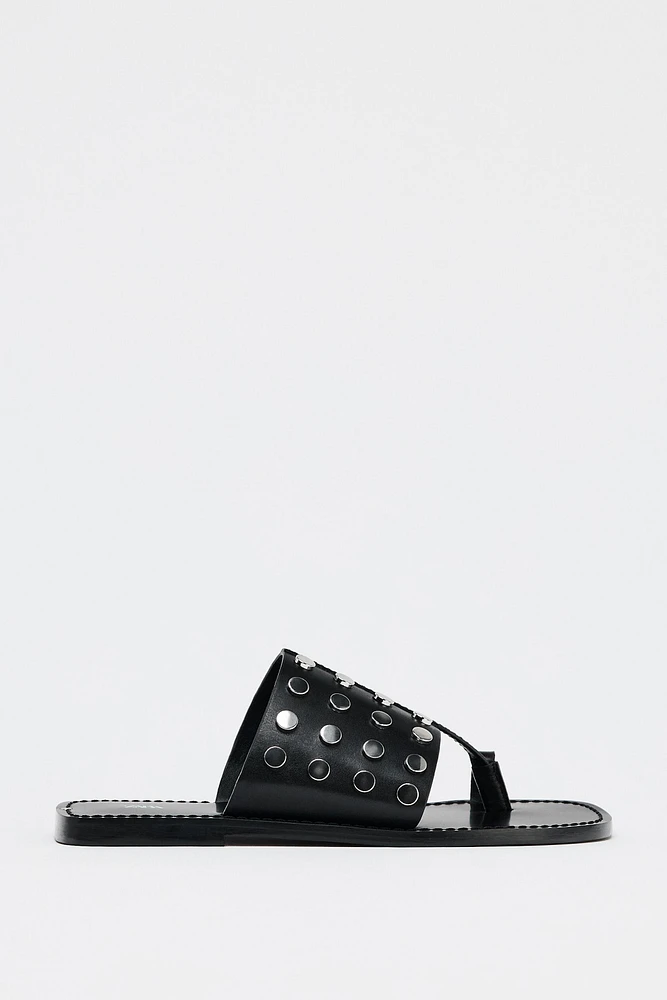 STUDDED FLAT LEATHER SANDALS