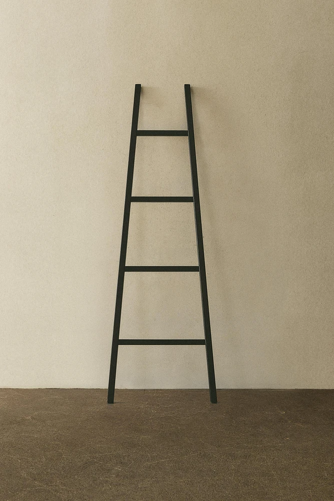 LADDER TOWEL RACK