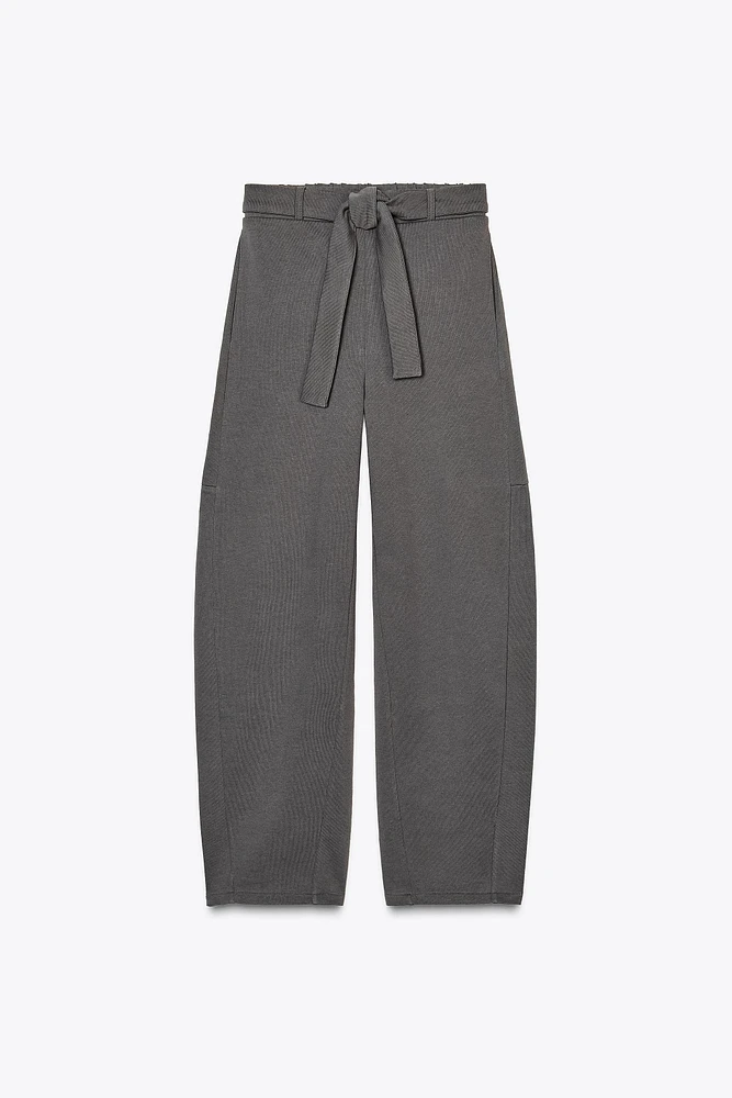 PANTALON LARGE À CEINTURE