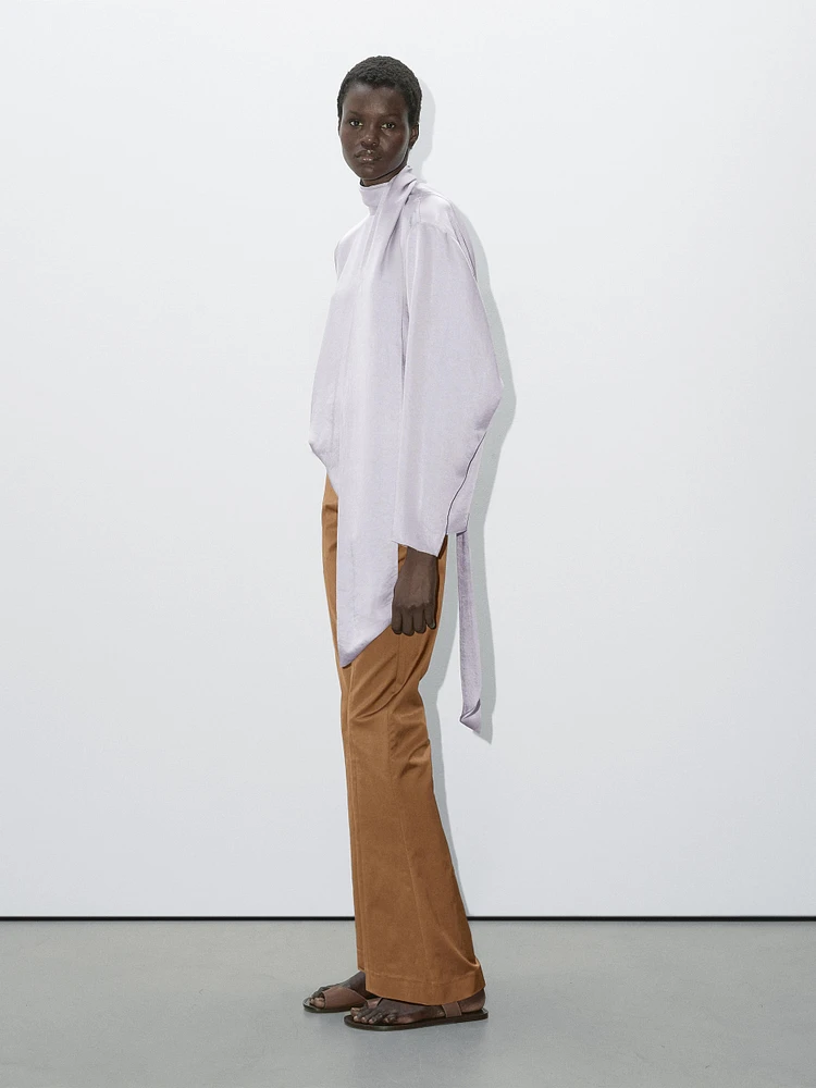Flowing blouse with low-cut back - Studio