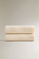 WAFFLE-TEXTURE BLANKET
