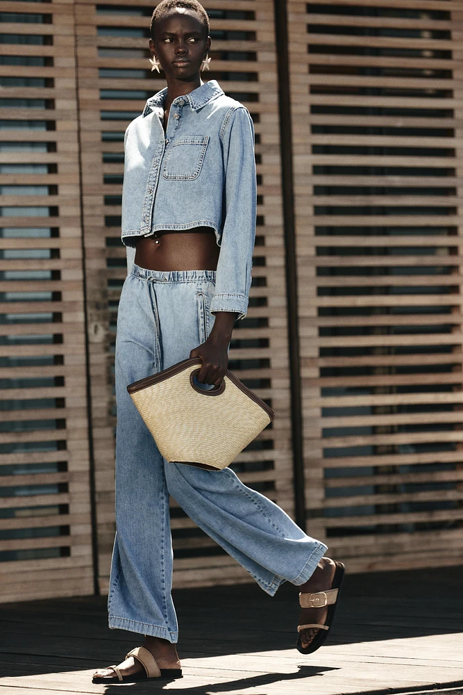 FLAT SUEDE STRAPPY SANDALS