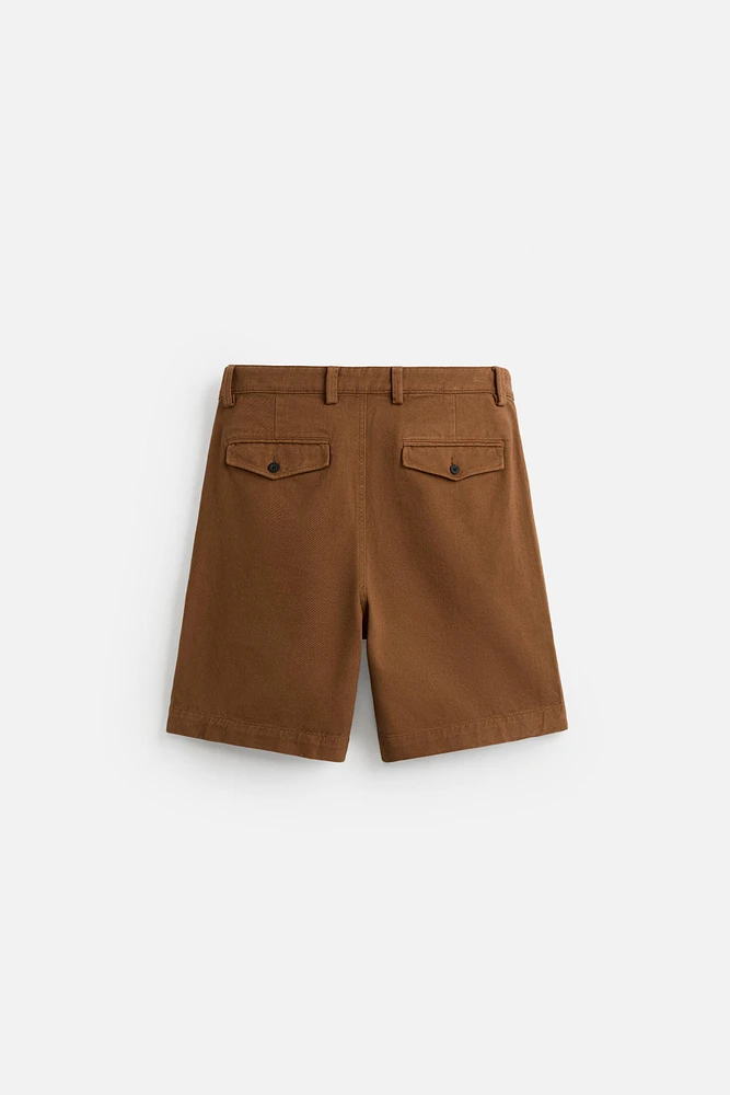 RELAXED FIT PLEATED SHORTS