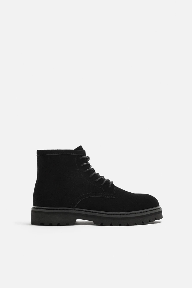 BOTTES À LACETS EN CUIR