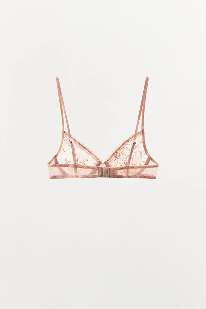 SOUTIEN-GORGE À ARMATURES EN DENTELLE