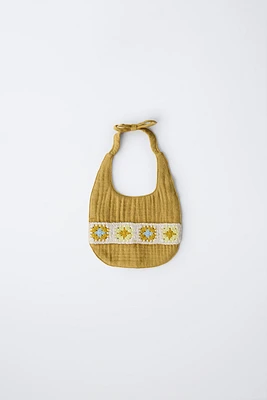 BAVOIR À TEXTURE CROCHET