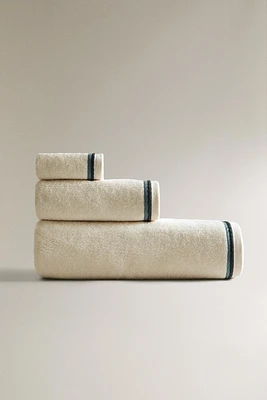 SERVIETTE DE BAIN LISERÉS COLORÉS
