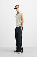 V-NECK VEST