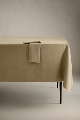 TABLECLOTH 01