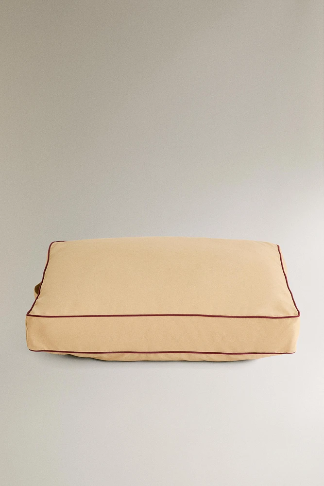 XL FLOOR CUSHION WITH PIPING FOR PETS