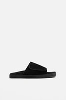 SANDALES EN CUIR