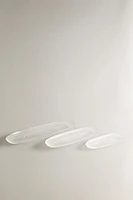 OVAL GLASS SERVING DISH WITH A RAISED DESIGN