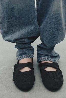 BALLERINES CROISÉES EN TISSU