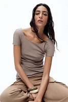 SHORT-SLEEVED T-SHIRT