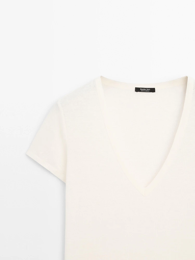 100% linen V-neck T-shirt