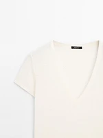 100% linen V-neck T-shirt