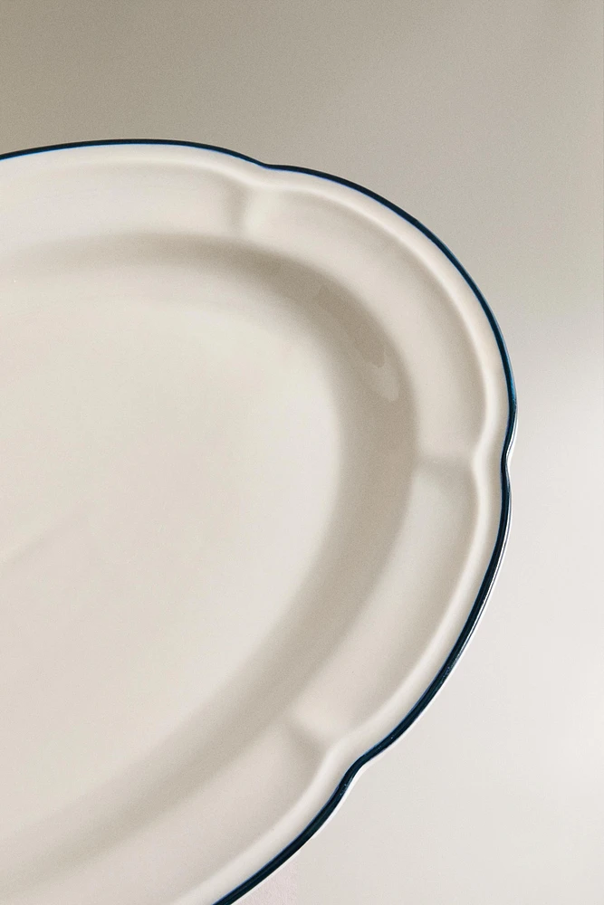SERVING DISH WITH CONTRAST RIM