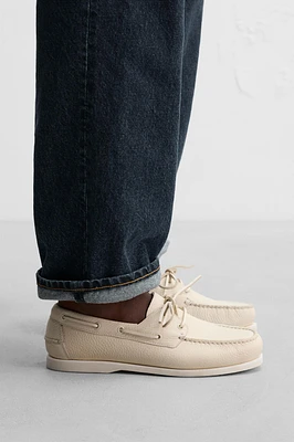 CHAUSSURES BATEAU EN CUIR ÉDITION LIMITÉE