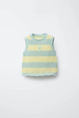 EMBROIDERED KNIT TOP