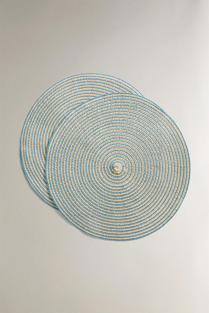 SET OF ROUND PLACEMATS (SET OF 2)