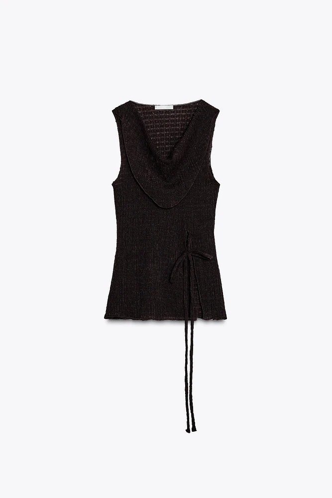 TOP À TEXTURE AVEC CEINTURE