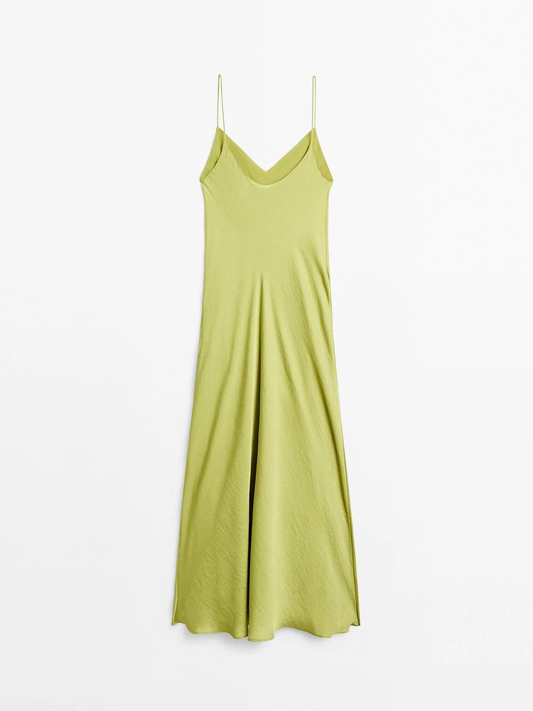 Robe midi fluide satinée