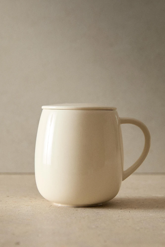 PLAIN STONEWARE TEACUP WITH LID