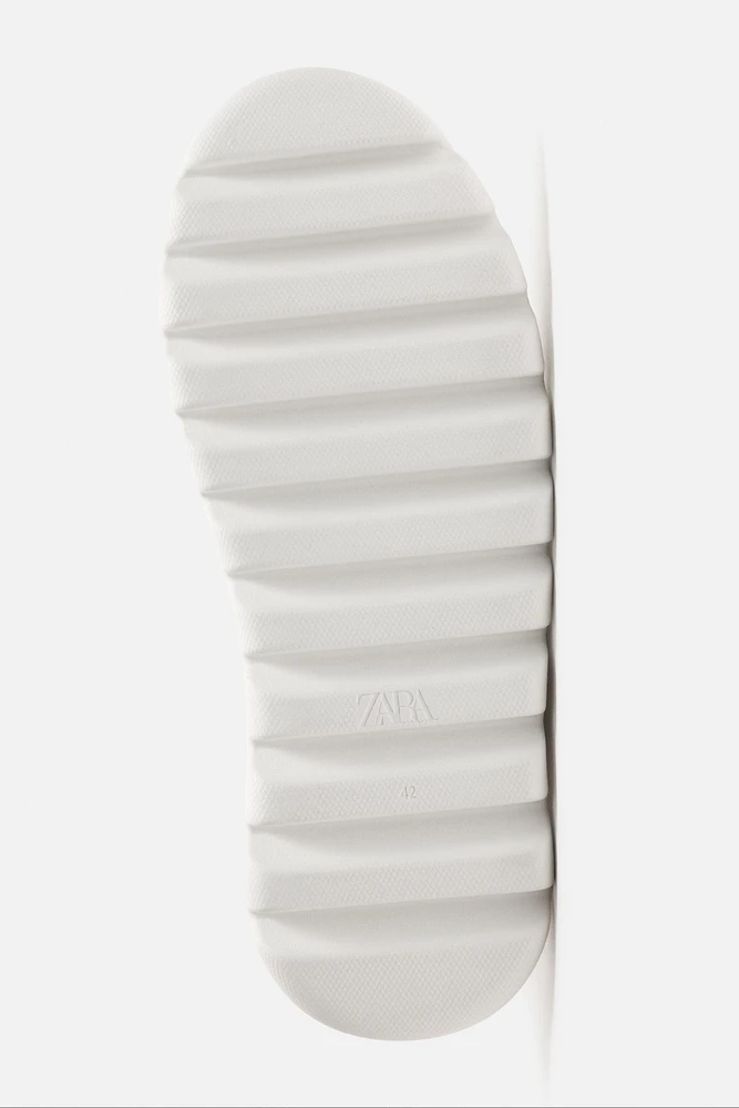 CHUNKY SNEAKERS