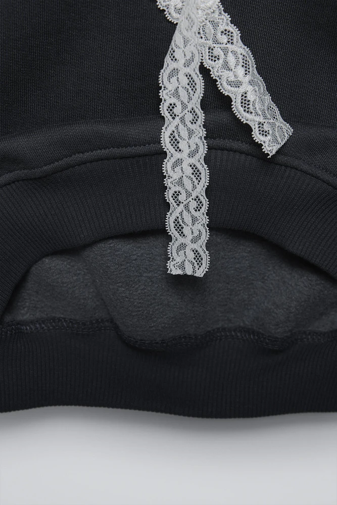 LACE HEART SWEATSHIRT