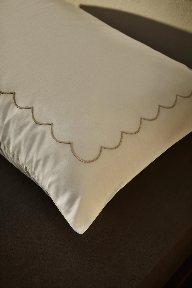 EMBROIDERED PILLOWCASE