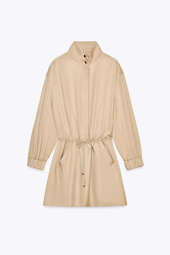 ROBE COURTE SATINÉE