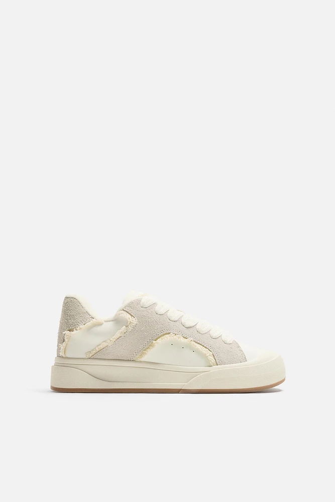 SKATE SNEAKERS