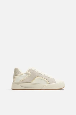SKATE SNEAKERS
