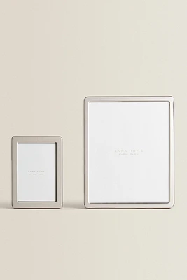 METAL PICTURE FRAME WITH ROUNDED CORNERS