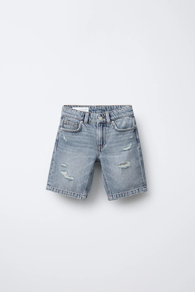RIPPED STRAIGHT FIT DENIM SHORTS