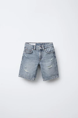 RIPPED STRAIGHT FIT DENIM SHORTS