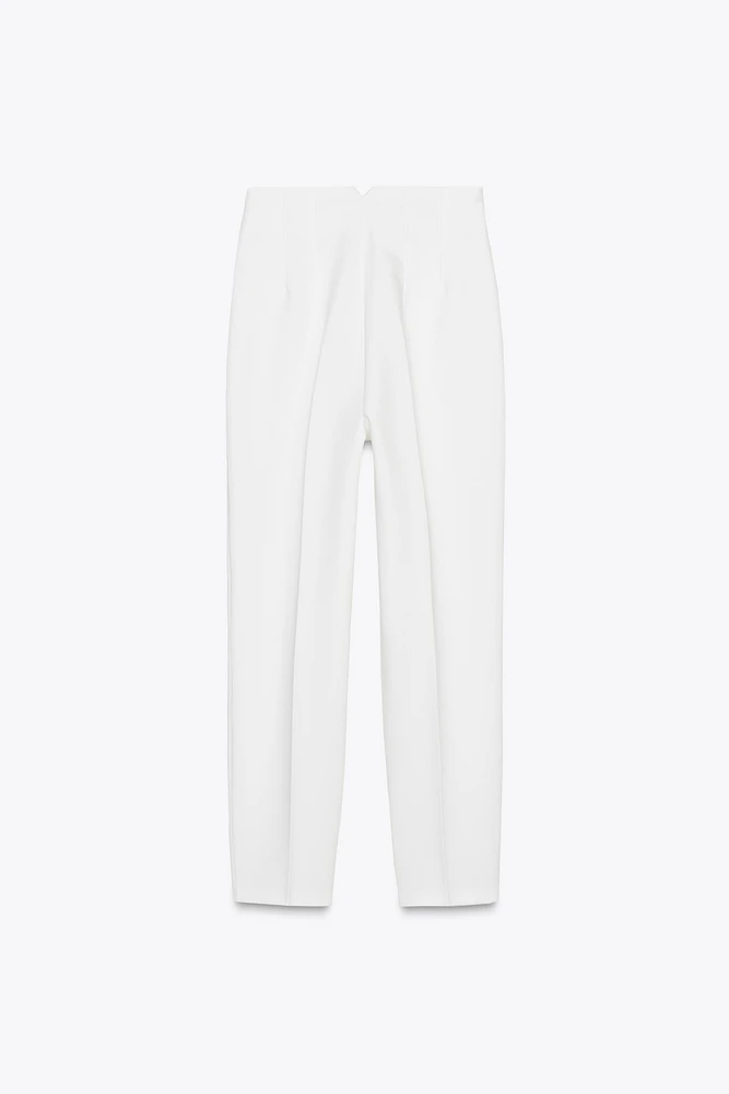 PANTS WITH A HIGH WAIST