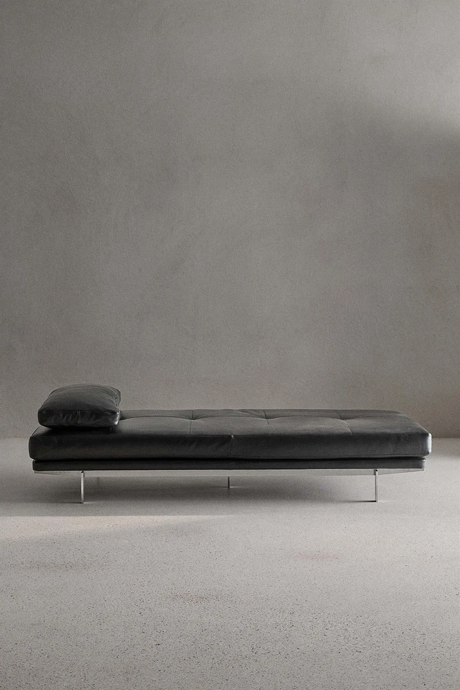 DAYBED 02