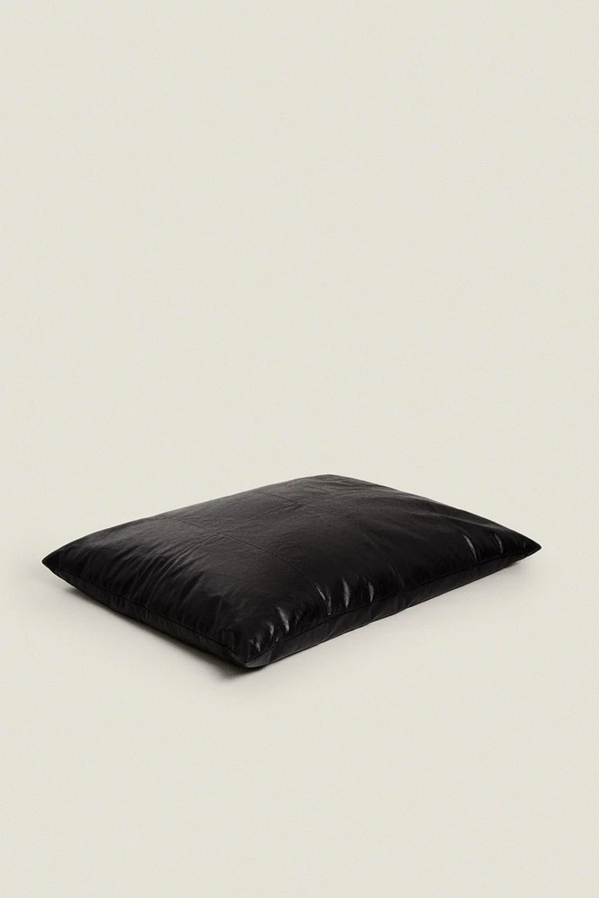 POUF CUIR COUTURES